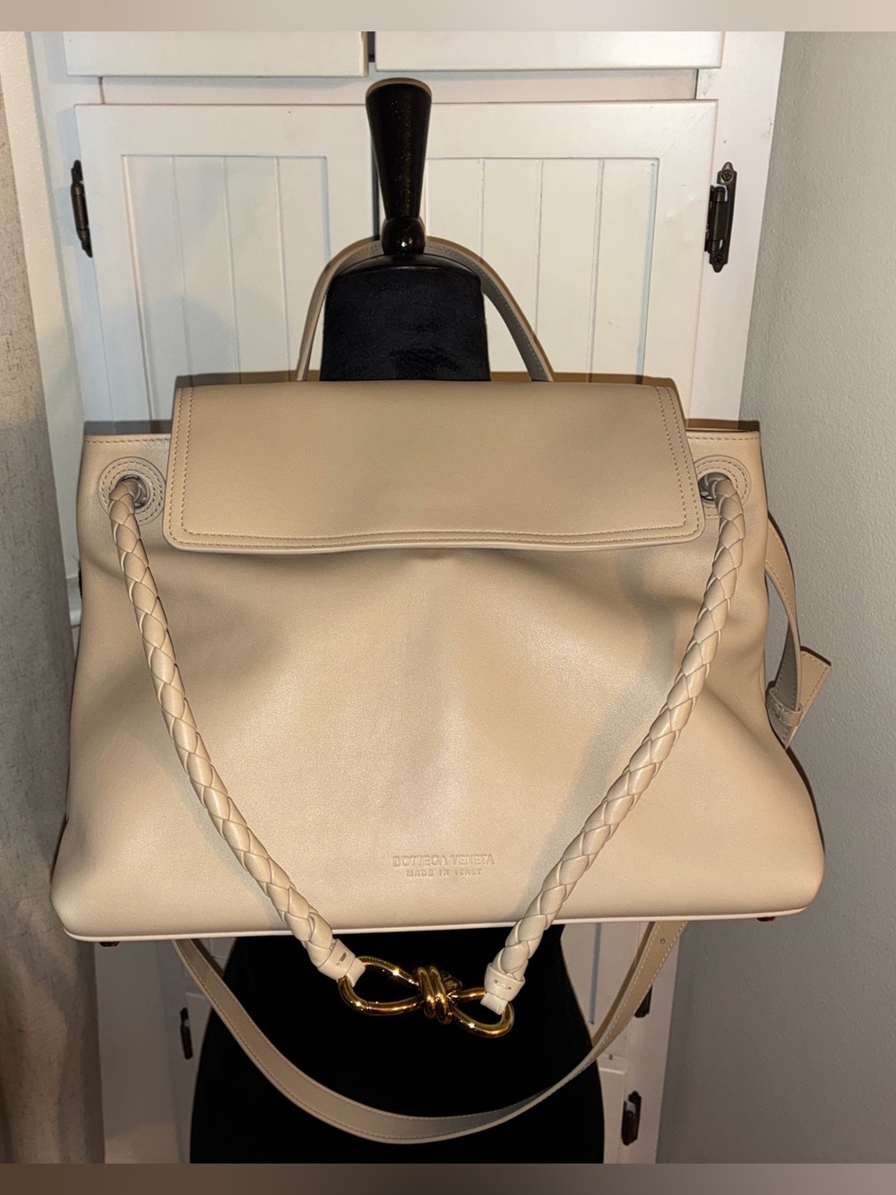 Authentic Bottega Veneta Ciao Ciao Medium Leather Top-Handle Bag